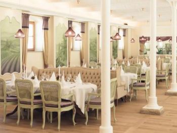 Restaurant "Am Schlossgarten" mit geräumigem Saal